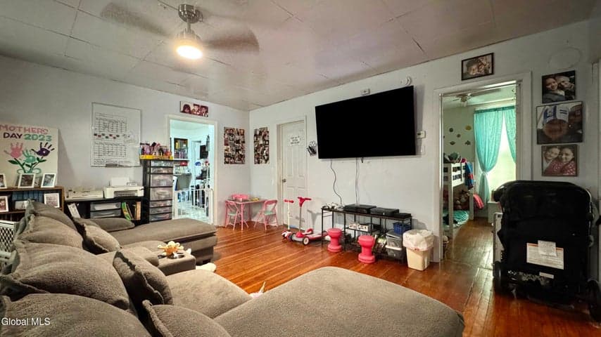 22 Van Derveer Street, Amsterdam, NY, photo 5