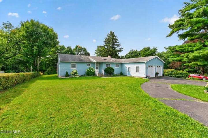 5 Crescent Lane, Brunswick, NY, photo 2