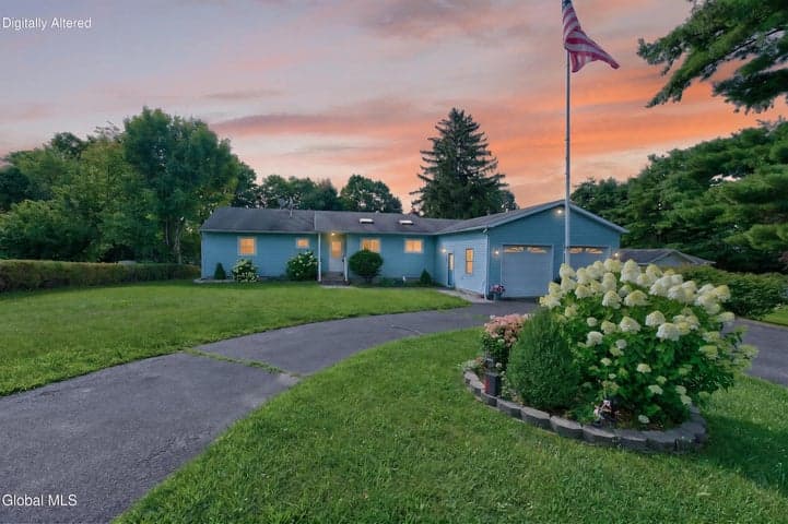 5 Crescent Lane, Brunswick, NY, photo 3
