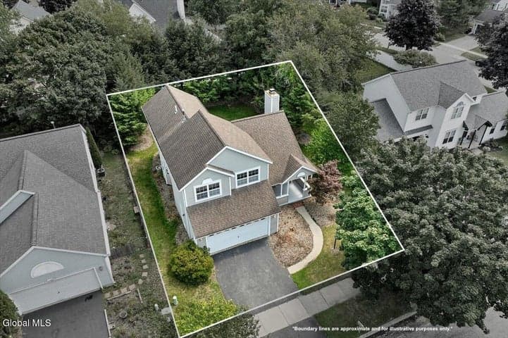14 Callagan Drive, Saratoga Springs, NY, photo 2