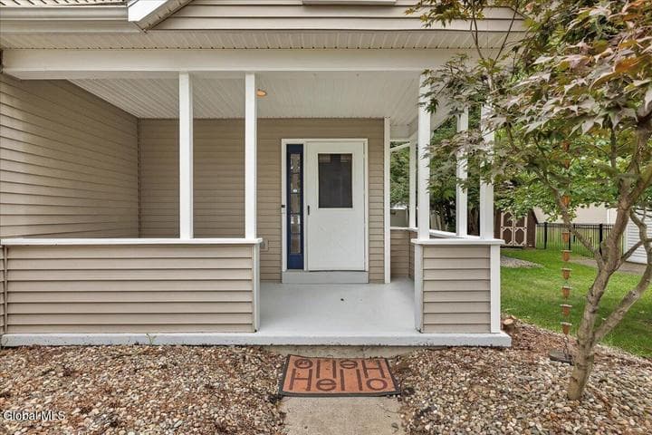 14 Callagan Drive, Saratoga Springs, NY, photo 3