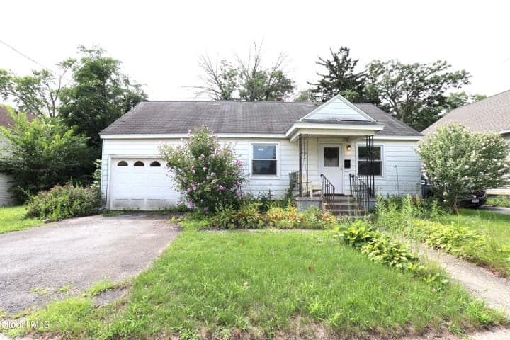 2116 Neil Street, Schenectady, NY