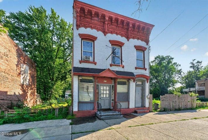 601 Clinton Avenue, Albany, NY, photo 2