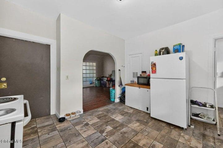 601 Clinton Avenue, Albany, NY, photo 5