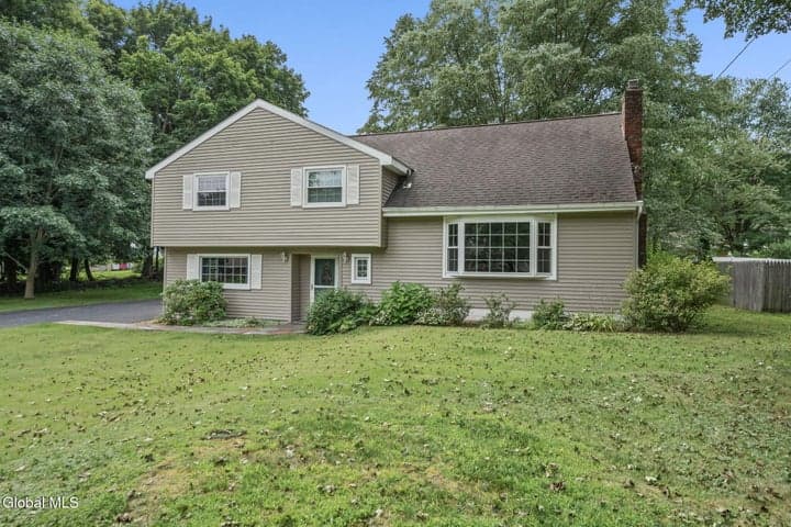 12 Lancaster Drive, Glenville, NY, photo 2