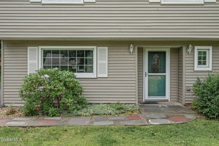 12 Lancaster Drive, Glenville, NY, photo 3