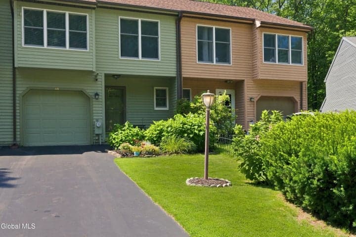 49 Brenden Court, Clifton Park, NY