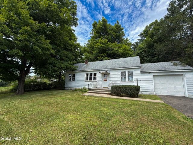 5658 New York 81, Greenville, NY