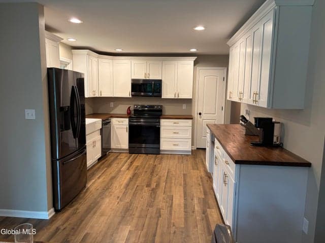 606 Via Ponderosa, Guilderland, NY, photo 3