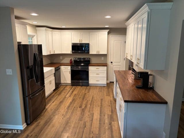 606 Via Ponderosa, Guilderland, NY, photo 4
