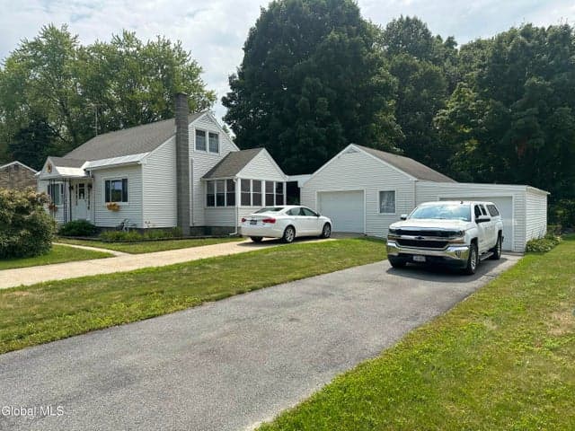 4 Kelly Avenue, Hudson Falls, NY