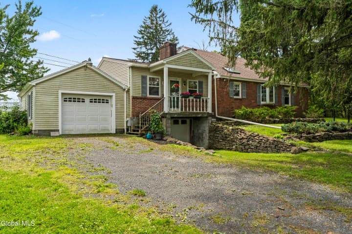 211 W Duane Lake Road, Duanesburg, NY
