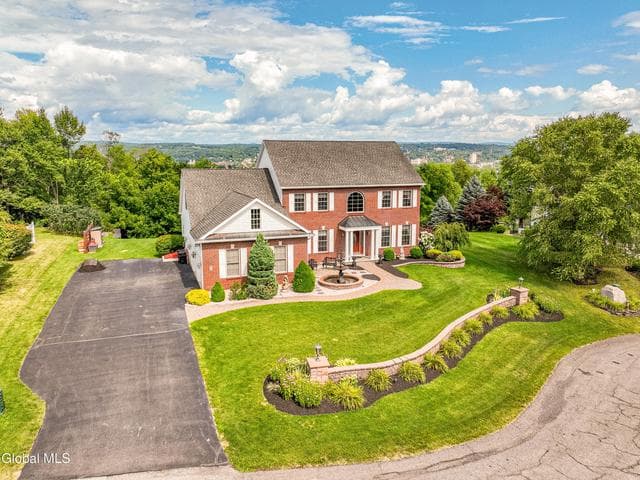 14 Ridgefield Way, Watervliet, NY, photo 4