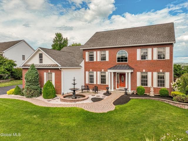 14 Ridgefield Way, Watervliet, NY, photo 2