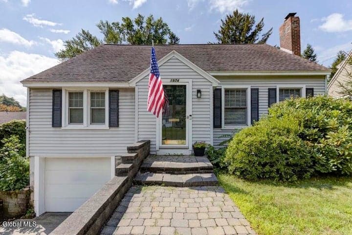 1974 Nott Street, Niskayuna, NY, photo 1