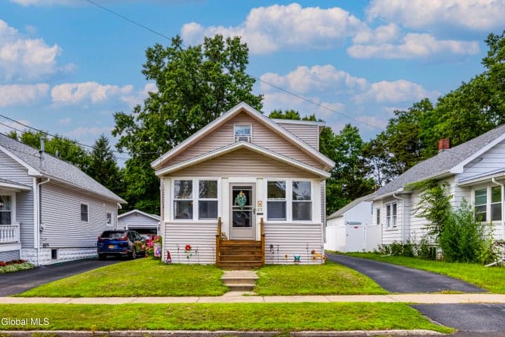 23 Elliott Avenue, Schenectady, NY, photo 2