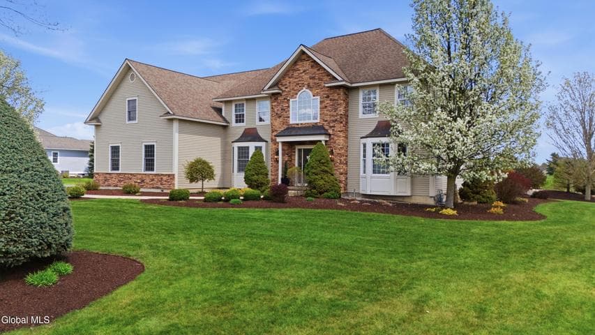 22 Grandview Drive, Queensbury, NY