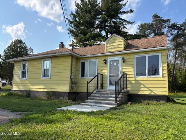 32 Stone Road, Guilderland, NY