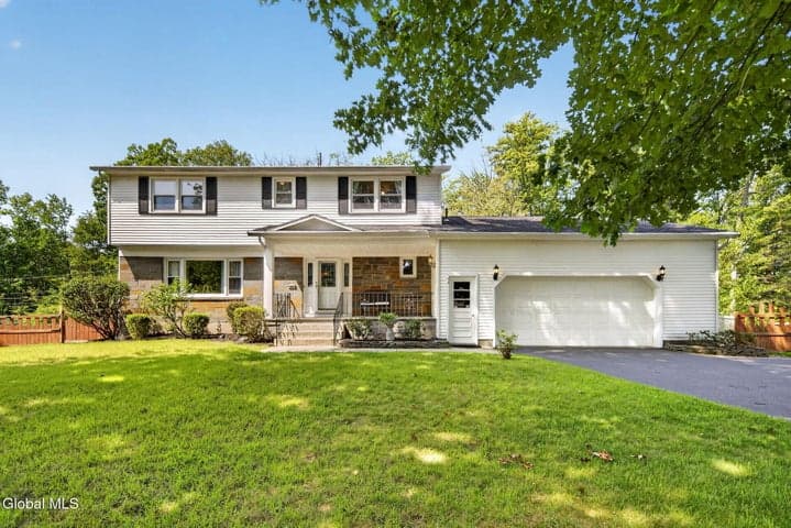 40 Sunset Boulevard, Colonie, NY