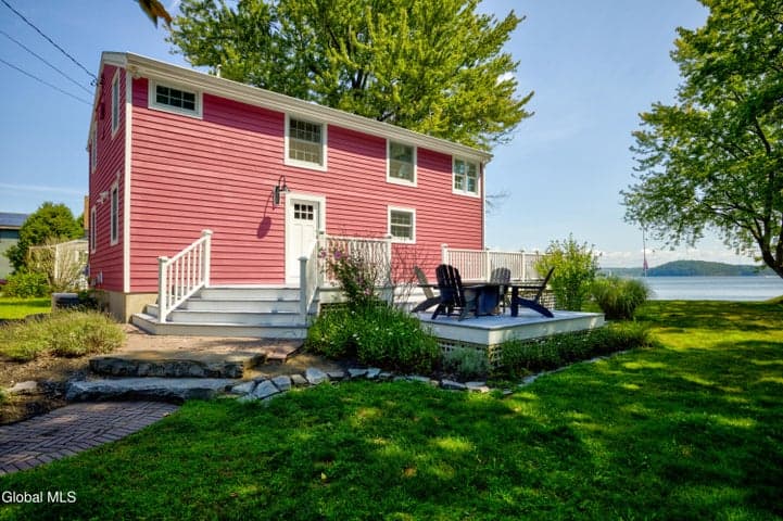 11 Lake Avenue, Malta, NY, photo 3