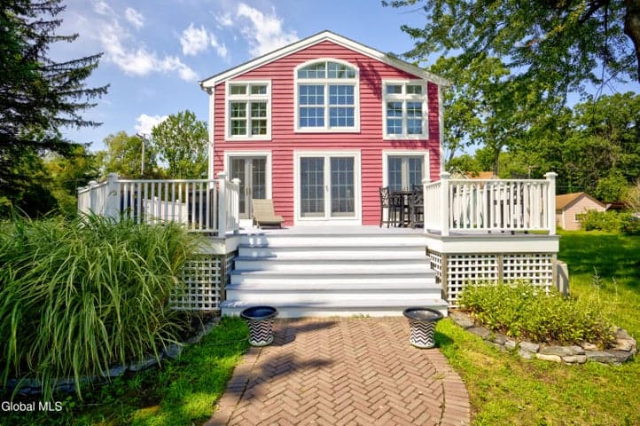 11 Lake Avenue, Malta, NY, photo 1