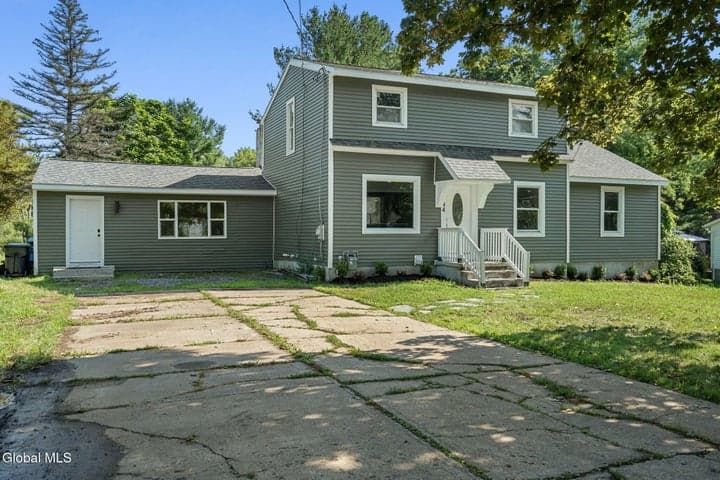 44 Onderdonk Road, Schenectady, NY