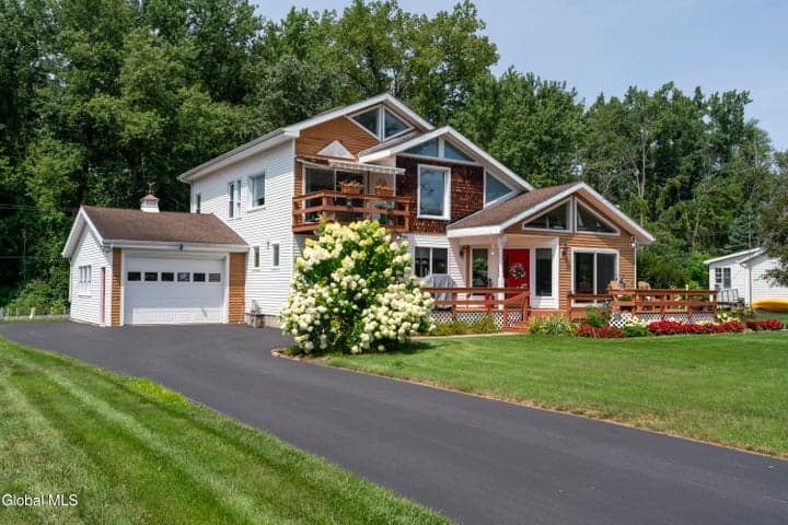 191 River Road, Saratoga, NY, photo 1
