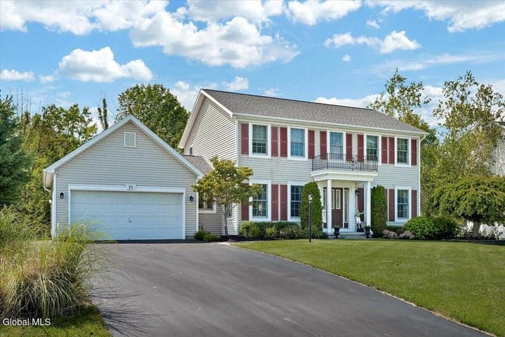 18 Heather Drive, Clifton Park, NY, photo 1