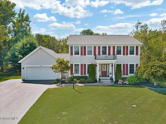 18 Heather Drive, Clifton Park, NY, photo 2
