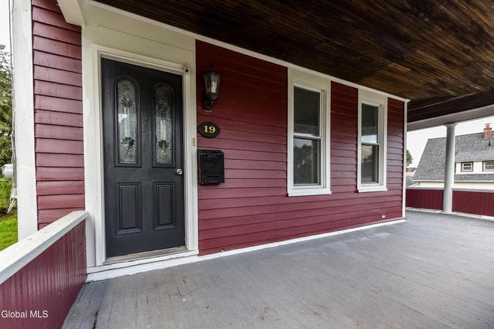 19 Whitmore Avenue, Johnstown, NY, photo 3