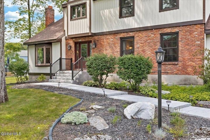 17 Bittersweet Lane, Clifton Park, NY, photo 3