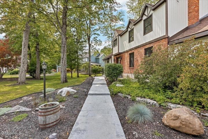 17 Bittersweet Lane, Clifton Park, NY, photo 4