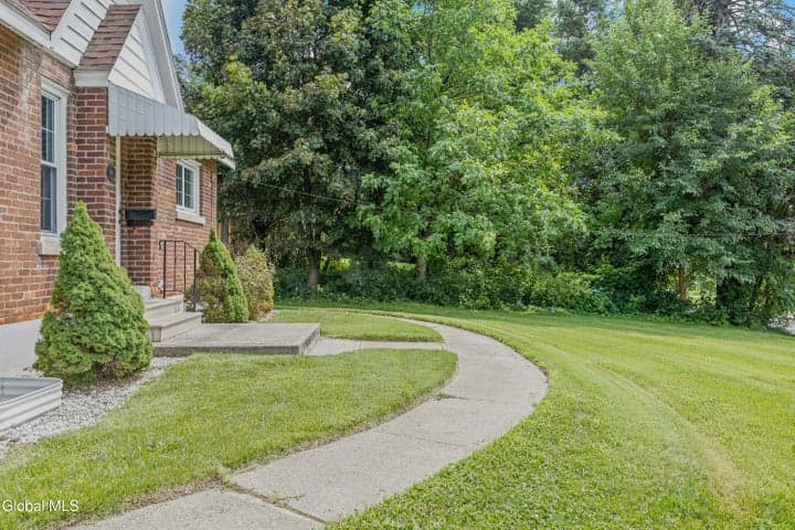 131 Shaker Road, Loudonville, NY, photo 3