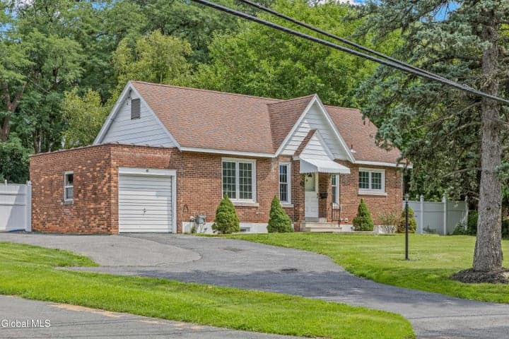 131 Shaker Road, Loudonville, NY, photo 2
