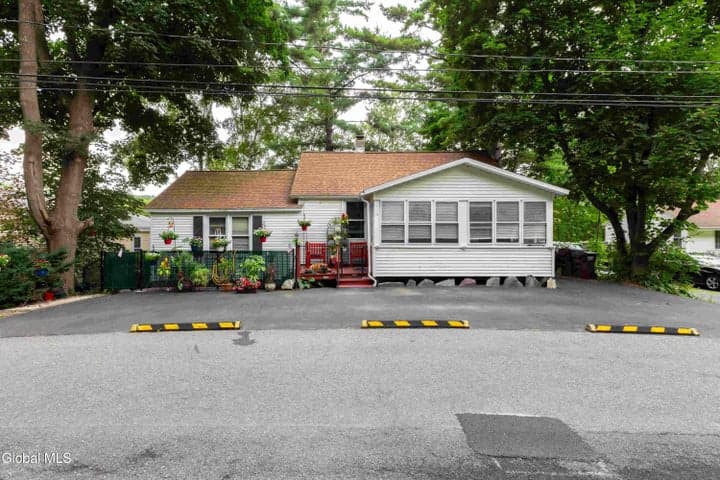 31 North Road, New Scotland, NY