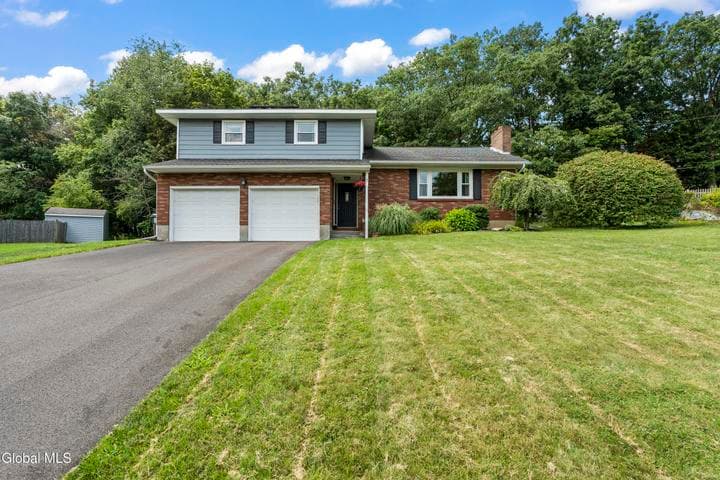 7 Stutz Avenue, Latham, NY, photo 1