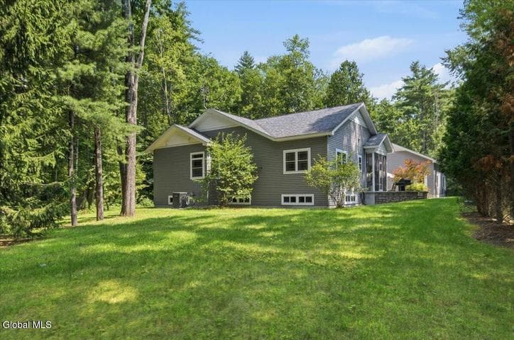 7 Thornapple Drive, Moreau, NY, photo 3