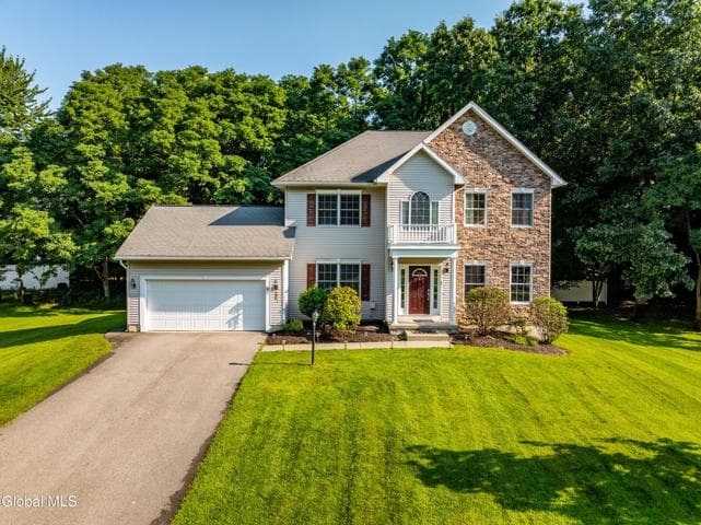 8 Ryan Court, Clifton Park, NY, photo 2