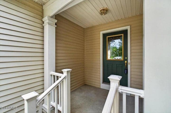 30 Mayfield Drive, Clifton Park, NY, photo 3