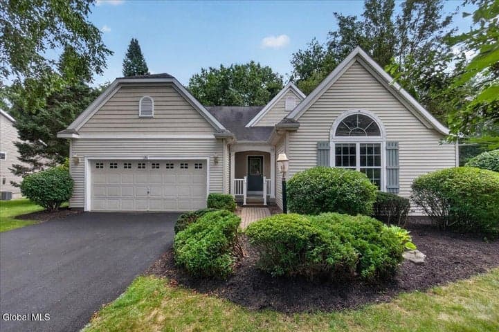 30 Mayfield Drive, Clifton Park, NY, photo 1