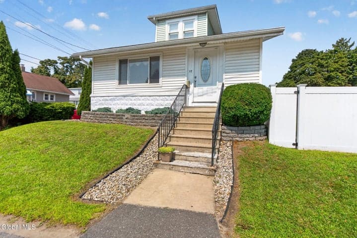 17 Osborne Road, Colonie, NY, photo 2