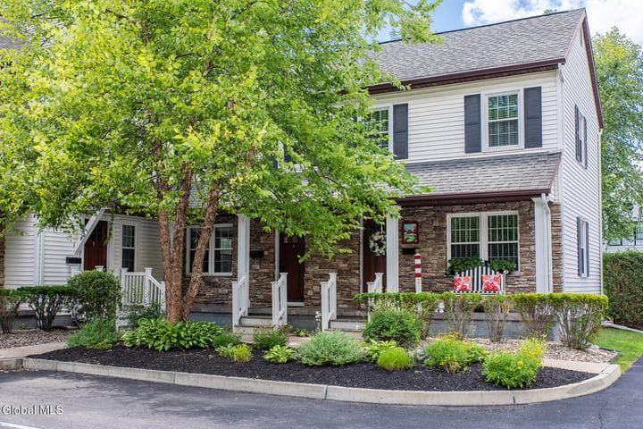 11 Cottage Street #APT 6, Saratoga Springs, NY, photo 1