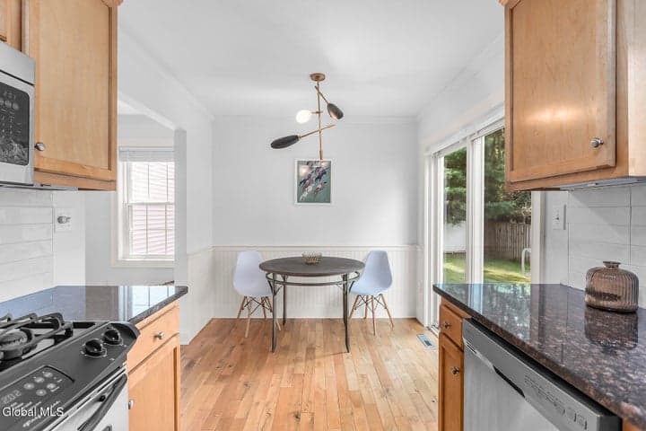 11 Cottage Street #APT 6, Saratoga Springs, NY, photo 4