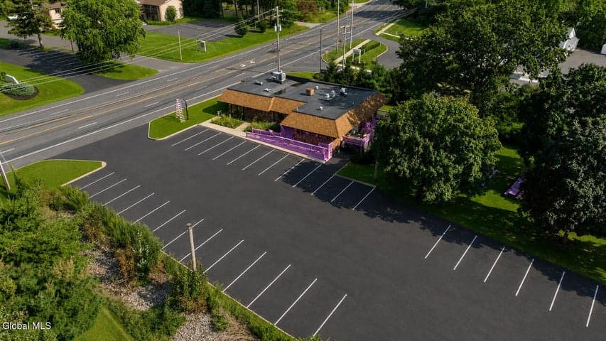 1742 US-9, Halfmoon, NY, photo 3