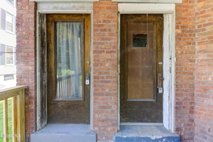 223-225 Vrooman Avenue, Amsterdam, NY, photo 4