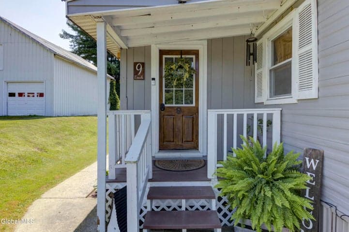 9 Enoch Street, Palatine Bridge, NY, photo 3