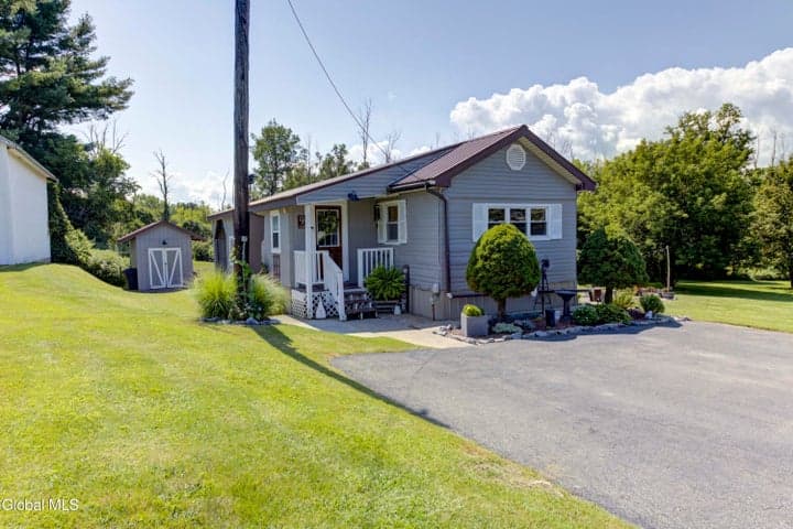 9 Enoch Street, Palatine Bridge, NY, photo 2