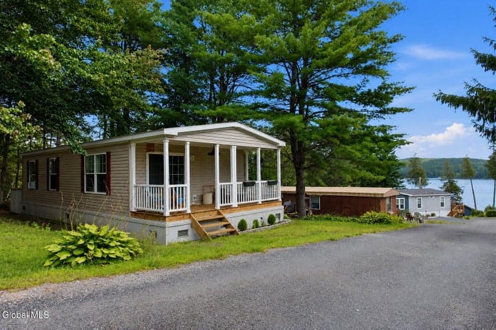 17 Easy Street, Schroon Lake, NY, photo 2