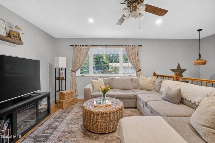 124 Hathorn Boulevard, Saratoga Springs, NY, photo 4