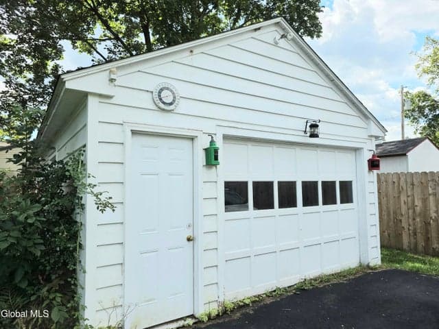 615 Sanders Avenue, Schenectady, NY, photo 2